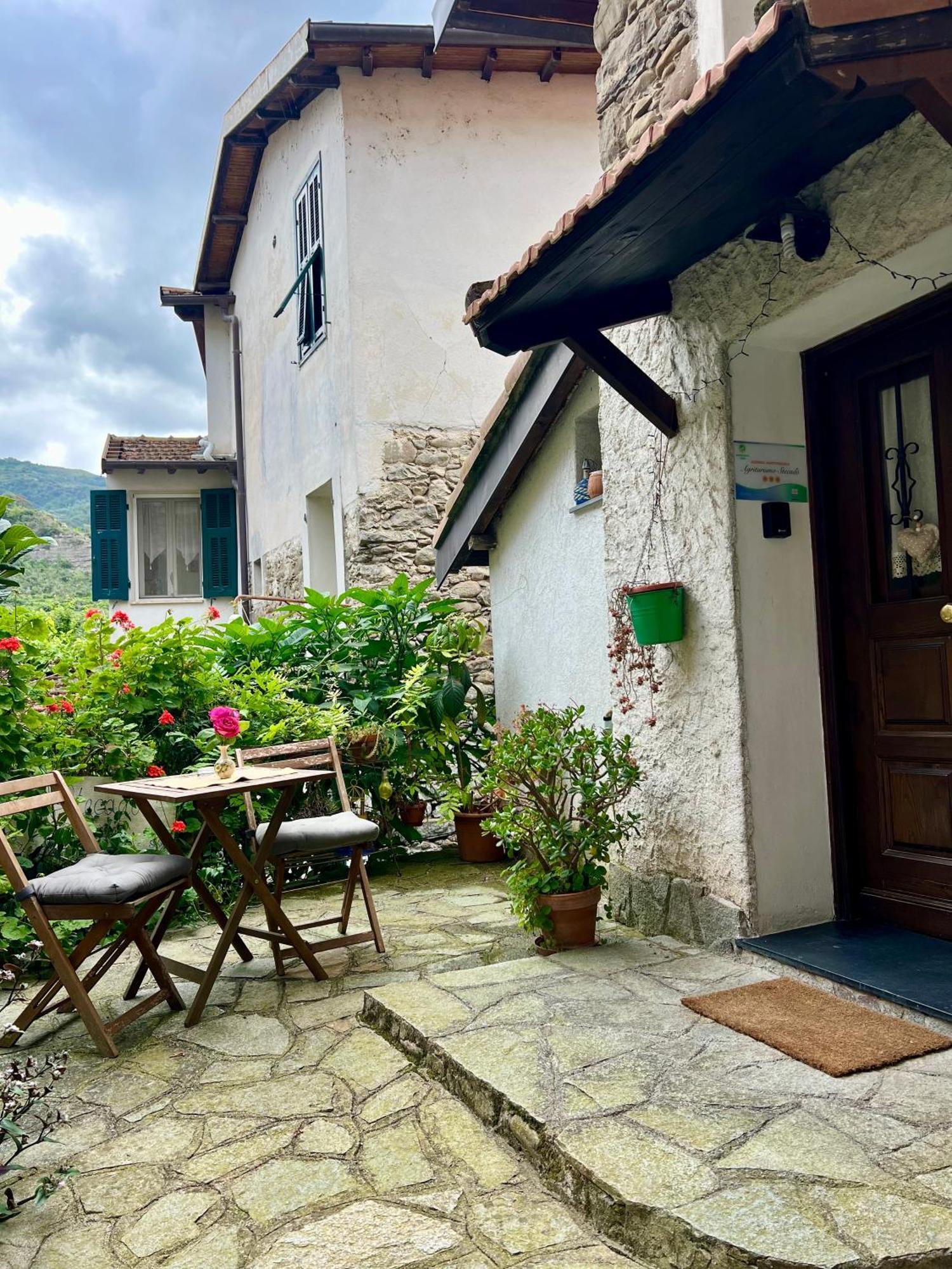 Stecado - Il Soppalco Apartment Dolceacqua Luaran gambar
